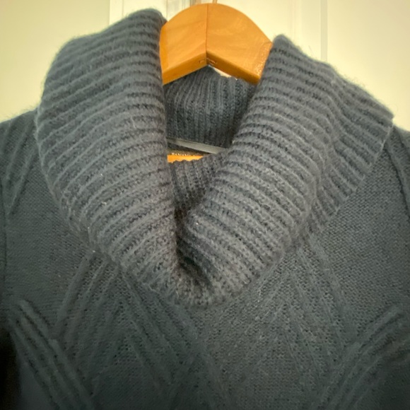 Banana Republic small tall sweater dress. Good condition. - Picture 6 of 6